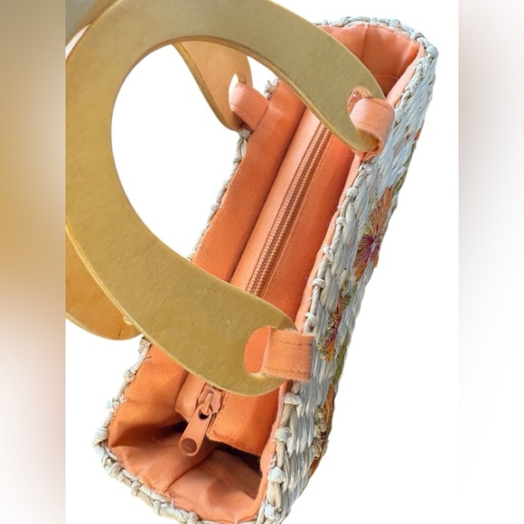 Faded Glory Straw Purse Wood Handles Orange Floral
Print Beachy 7”x 9” - Picture 4 of 8